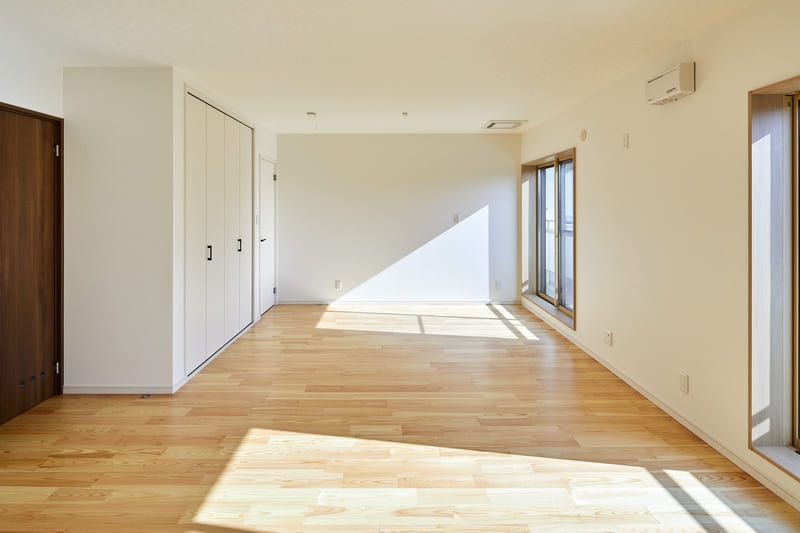 収納力と将来性を備えた、暮らしにフィットする二階建ての家