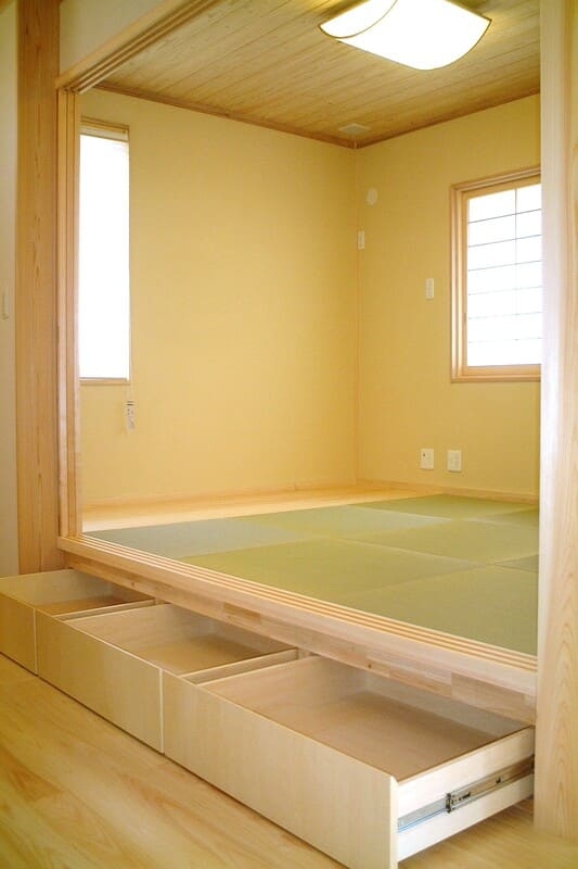 上下階がつながる開放的な家