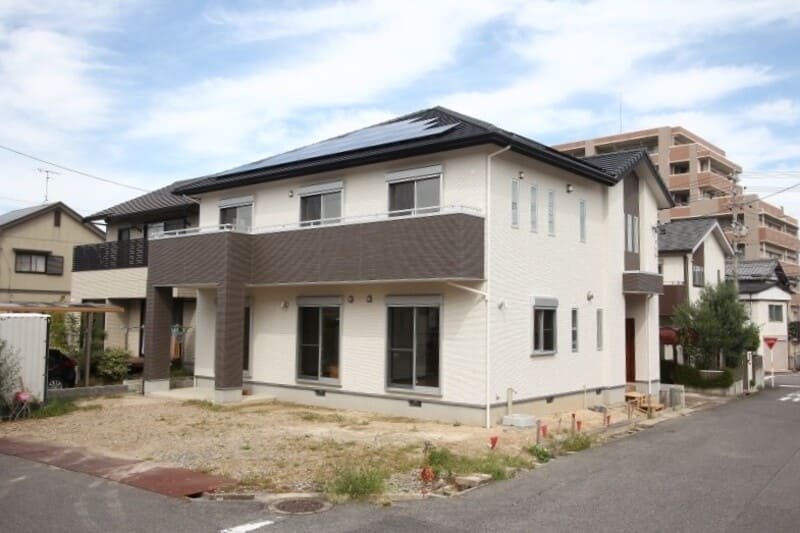 一緒に暮らす安心感と、別々に暮らす自由のある家