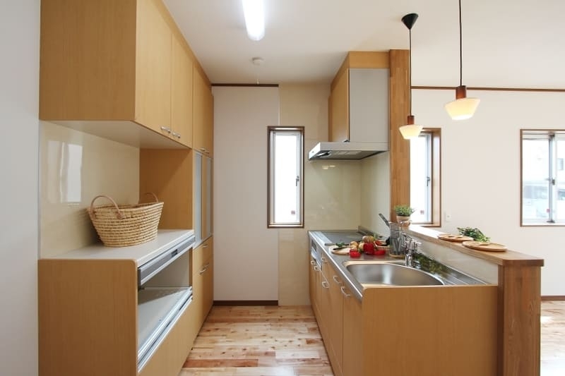 一緒に暮らす安心感と、別々に暮らす自由のある家