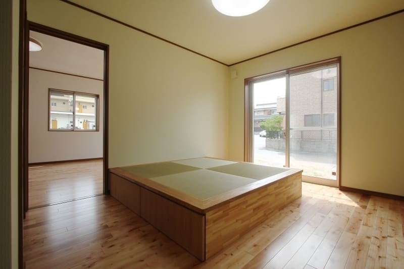 一緒に暮らす安心感と、別々に暮らす自由のある家