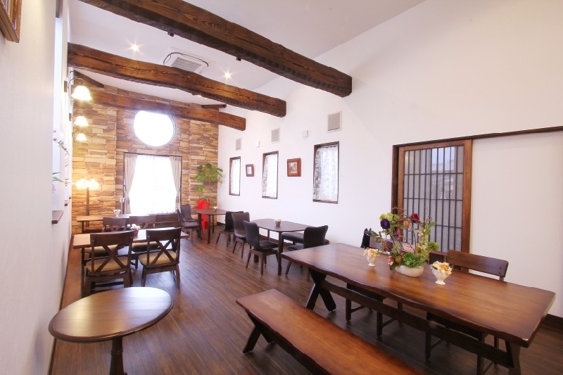 まちと繋がる、商いと暮らしを重ねた家