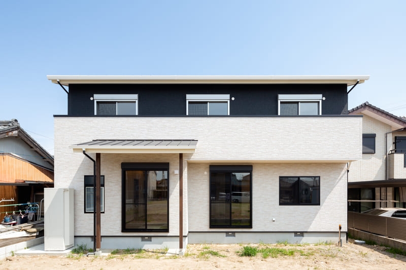 シンプルに、ちょっと個性のある家